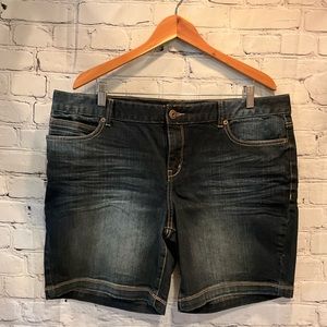 Maurices Denim Shorts, 8” Size 17/18.